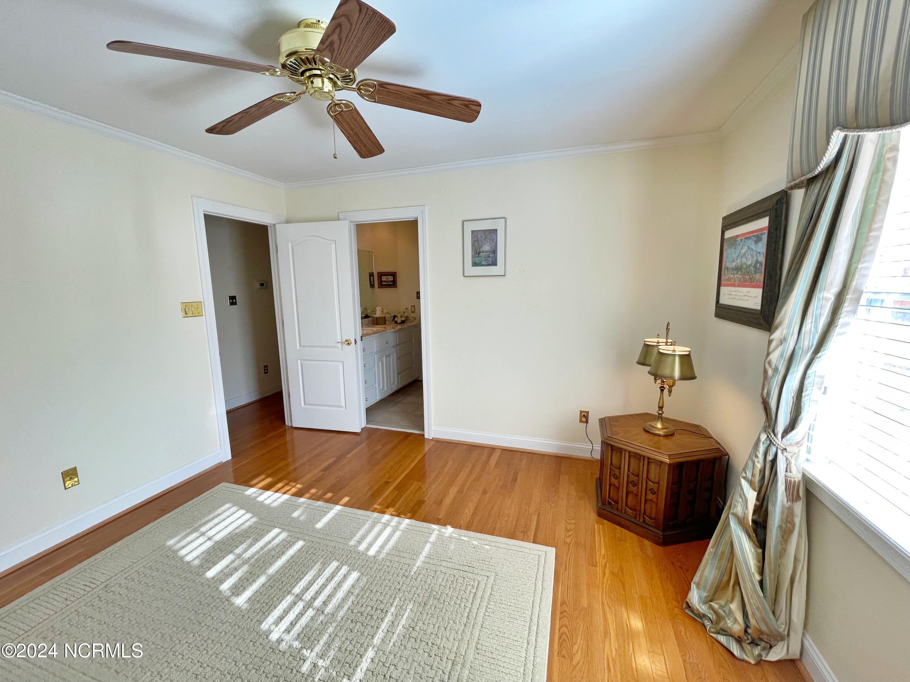 214 Nydegg Road New Bern, NC 28562 - Photo 54 of 76 GUEST BATH ACCESS