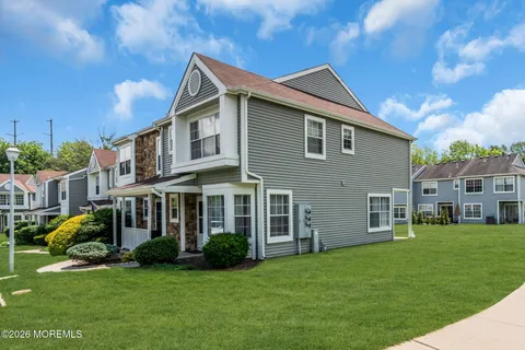 $399,000 | 2 Stirrup Court, Tinton Falls, NJ 07753