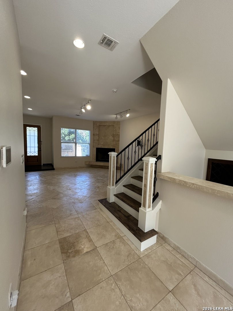 628 Ira Lee Road San Antonio, TX 78218 - Photo 8 of 52