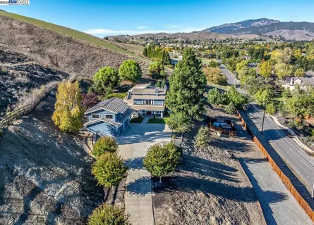$2,500,000 | 1400 Lawrence Road, Danville, CA 94506