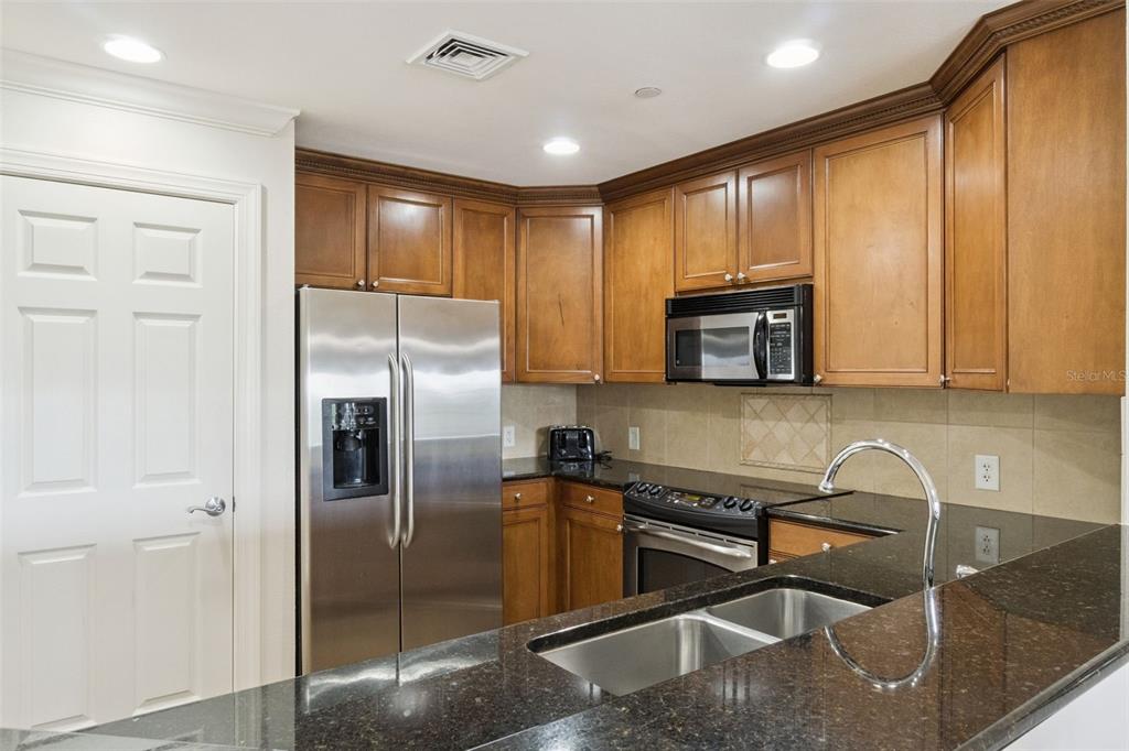 1352 Centre Ct Ridge Drive, Unit 302 Reunion, FL 34747 - Photo 4 of 58