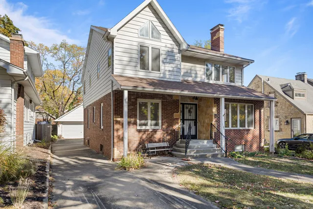 $235,000 | 1120 West Daniel Street, Champaign, IL 61821