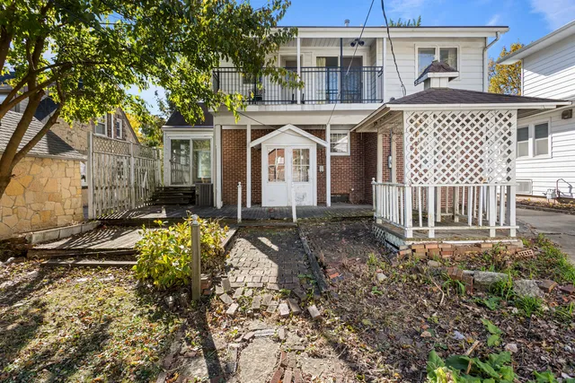 $235,000 | 1120 West Daniel Street, Champaign, IL 61821