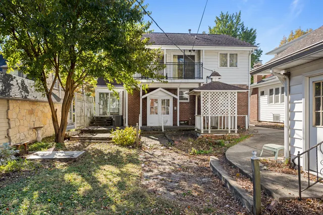 $235,000 | 1120 West Daniel Street, Champaign, IL 61821