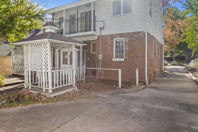 $235,000 | 1120 West Daniel Street, Champaign, IL 61821