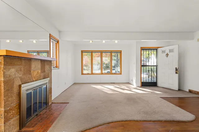 $235,000 | 1120 West Daniel Street, Champaign, IL 61821