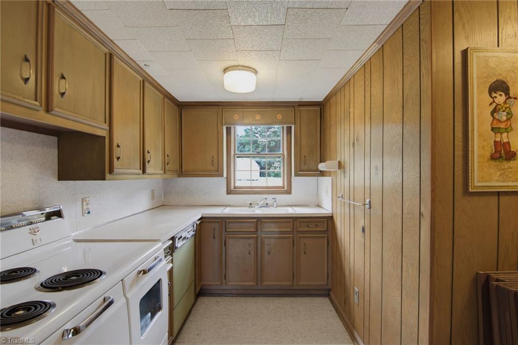 8003 Clinard Farms Road High Point, NC 27265 - Photo 31 of 40