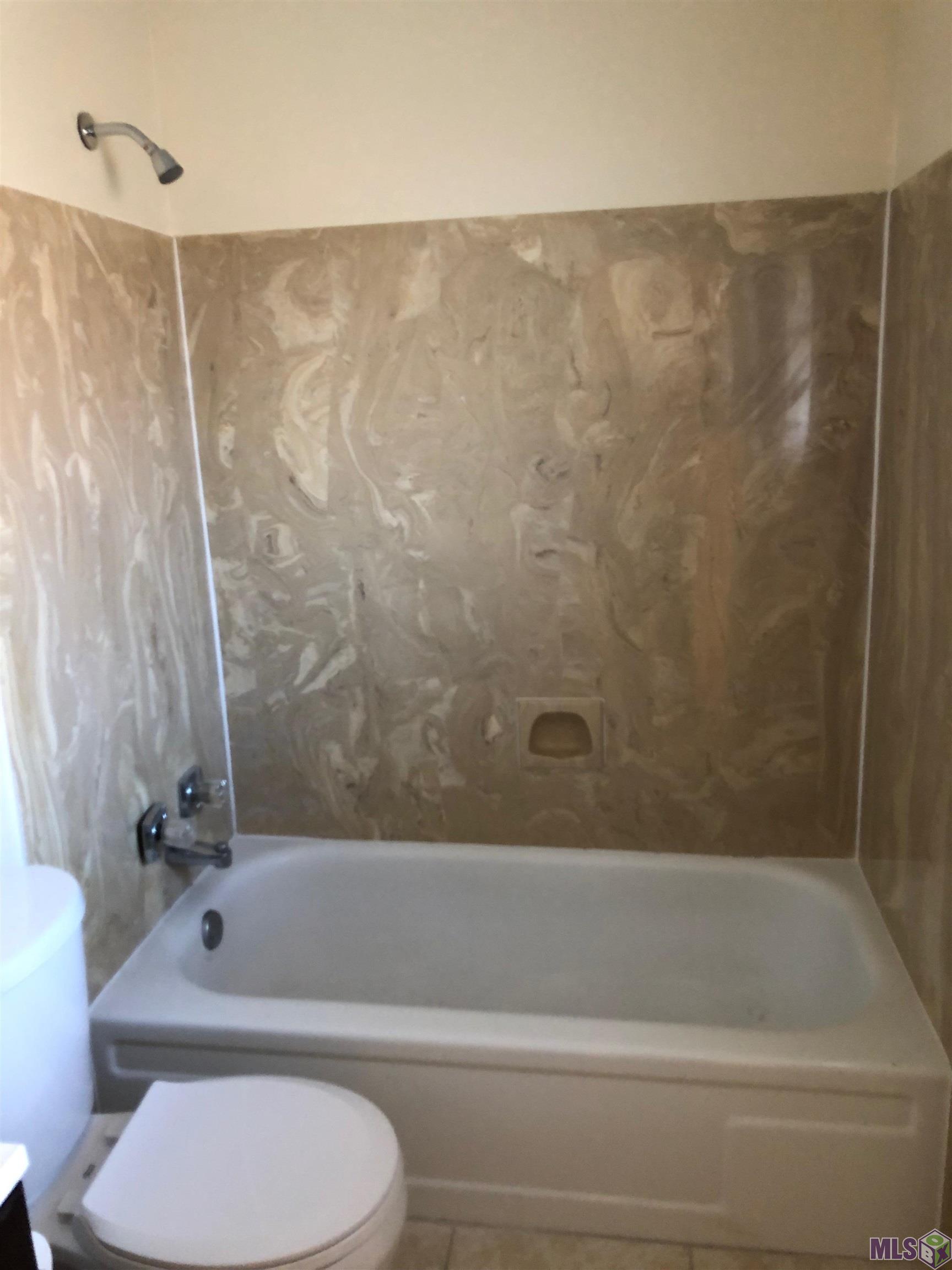 8944-46 GSRI Avenue Baton Rouge, LA 70810 - Photo 6 of 10 Gallery Image 6