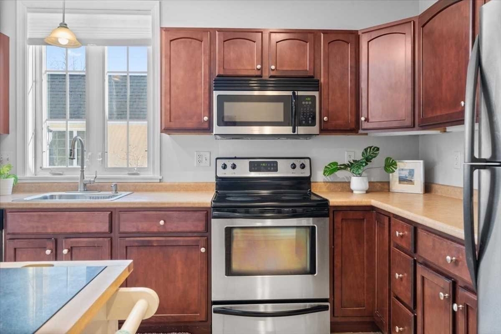 42 Phillips Road, Unit 5 Holden, MA 01520 - Photo 10 of 23 Gallery Image 10