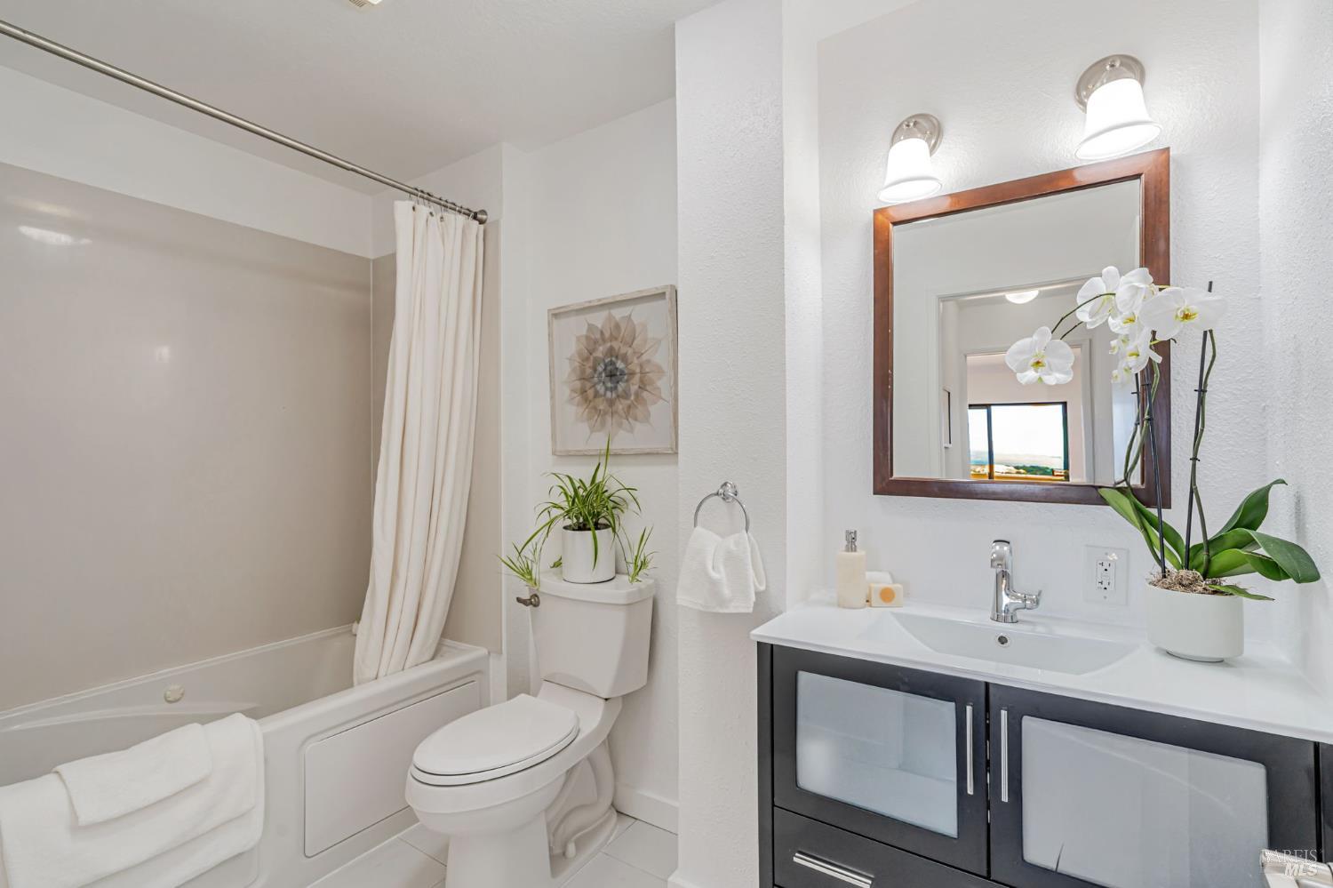 270 Channing Way, Unit 1 San Rafael, CA 94903 - Photo 17 of 32