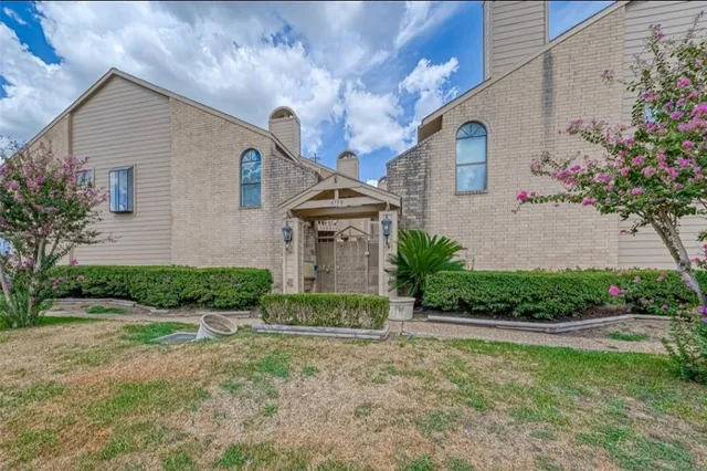 $169,900 | 6750 Sands Point Drive, Houston, TX 77074