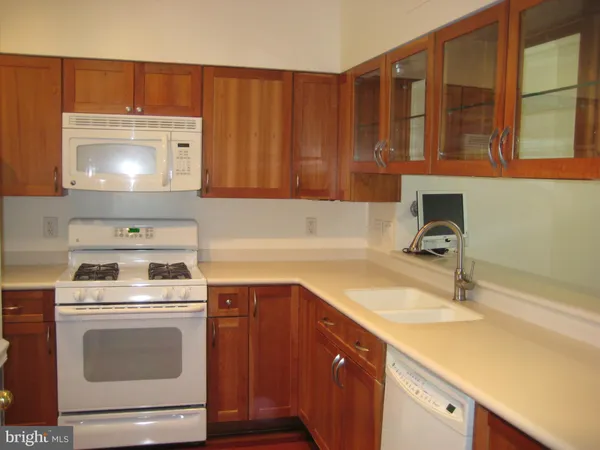 $2,800 | 7183 Fairfield Court, Alexandria, VA 22306