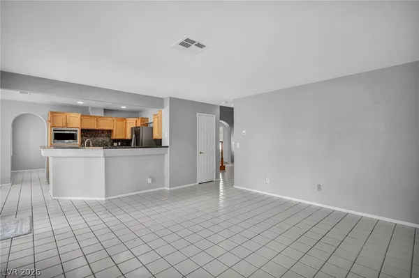 $2,995 | 2016 Silverton Drive, Henderson, NV 89074