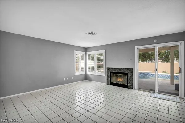 $2,995 | 2016 Silverton Drive, Henderson, NV 89074