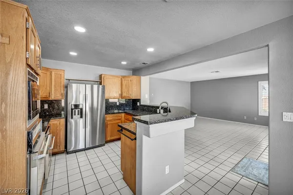 $2,995 | 2016 Silverton Drive, Henderson, NV 89074