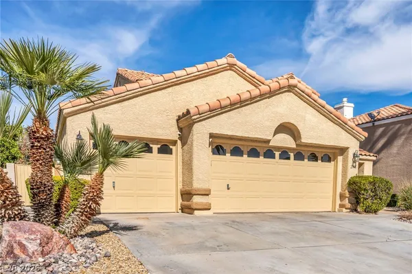 $2,995 | 2016 Silverton Drive, Henderson, NV 89074
