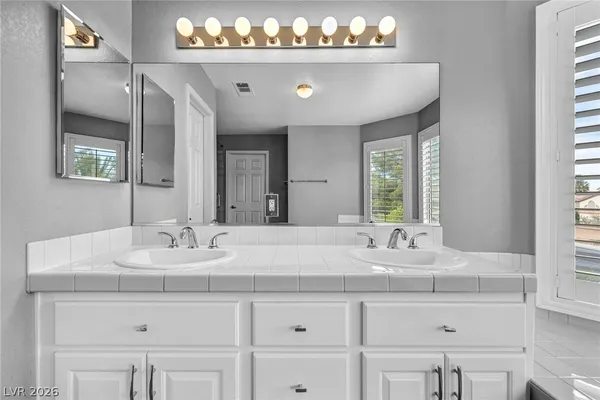 $2,995 | 2016 Silverton Drive, Henderson, NV 89074