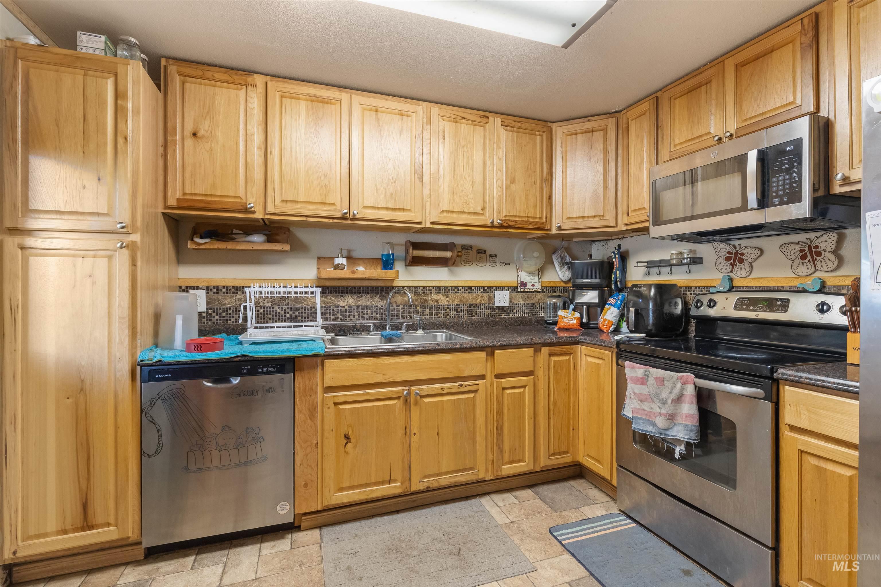 2460 State Street Pomeroy, WA 99347 - Photo 3 of 18 Kitchen