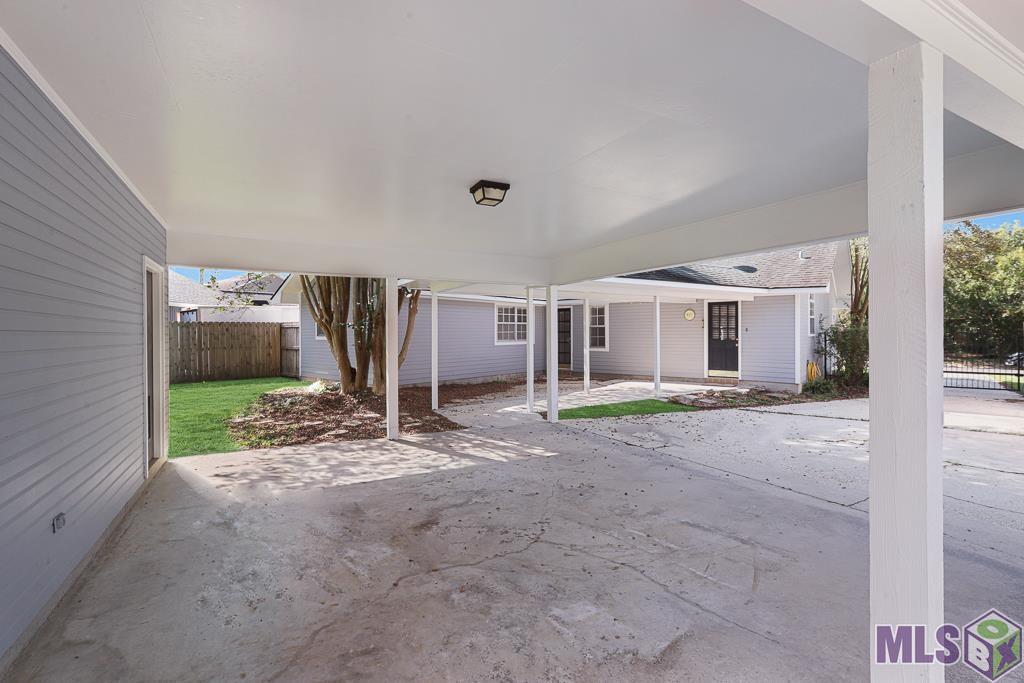 13435 Parwood Avenue Baton Rouge, LA 70816 - Photo 9 of 32