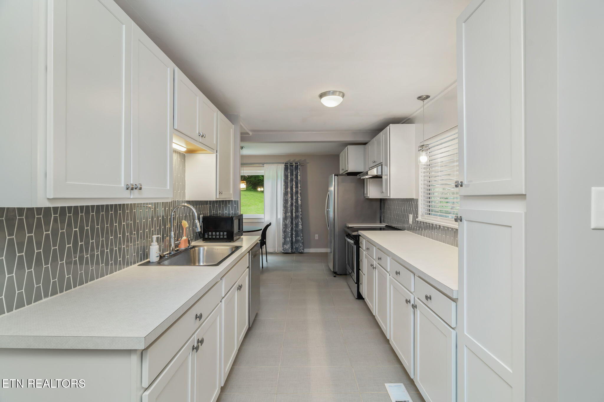 402 Michigan Avenue Oak Ridge, TN 37830 - Photo 14 of 39 22-web-or-mls-402 Michigan Ave-23