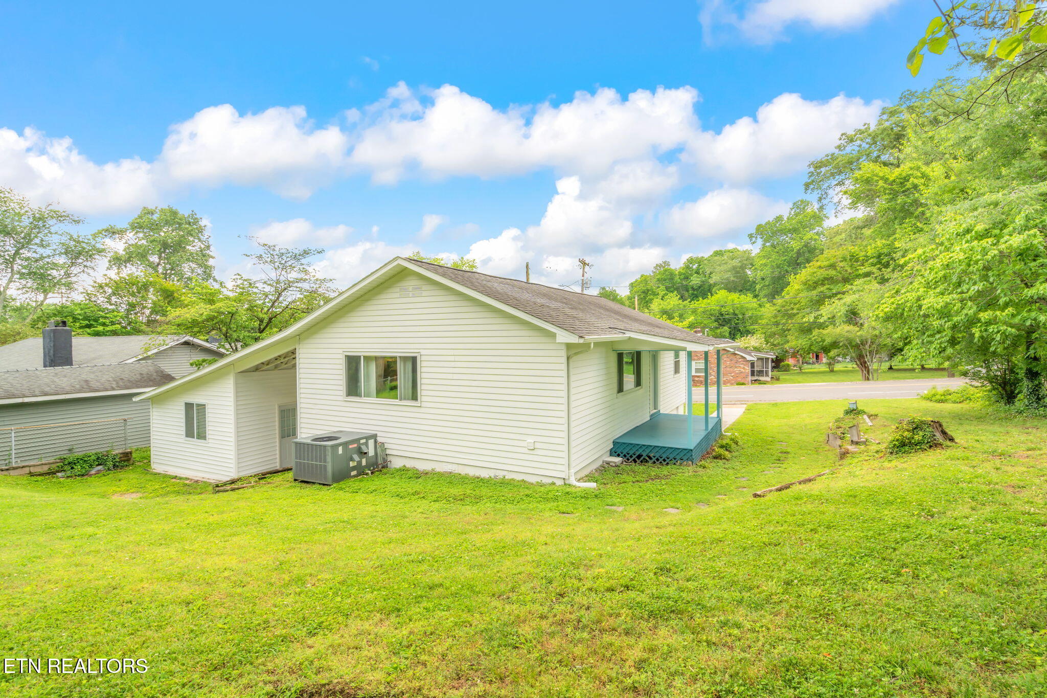 402 Michigan Avenue Oak Ridge, TN 37830 - Photo 33 of 39 44-web-or-mls-402 Michigan Ave-45