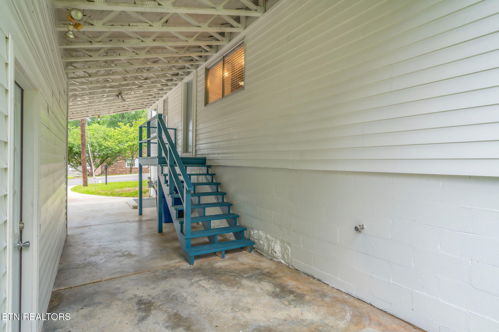 402 Michigan Avenue Oak Ridge, TN 37830 - Photo 36 of 39 10-web-or-mls-402 Michigan Ave-11