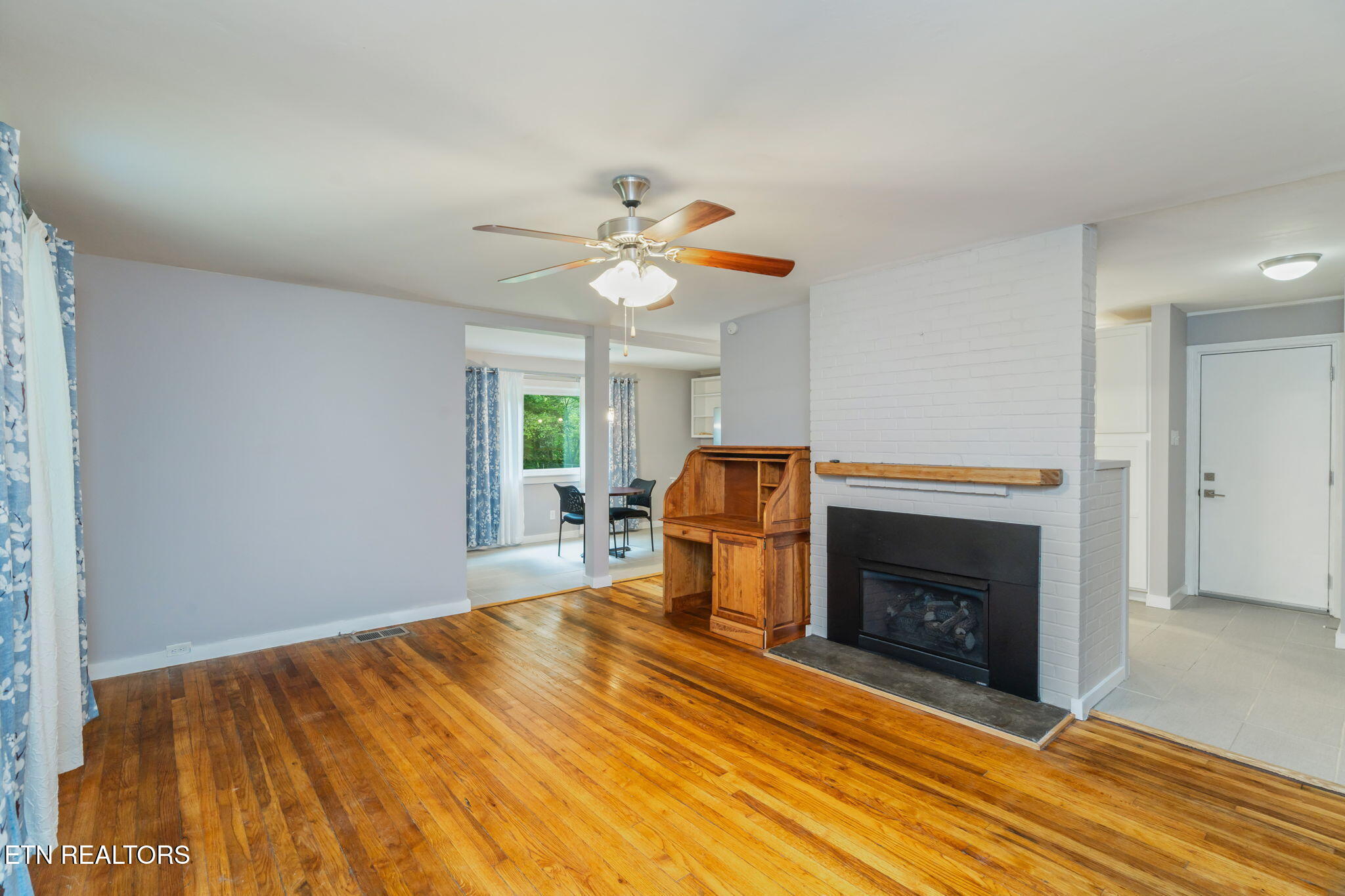 402 Michigan Avenue Oak Ridge, TN 37830 - Photo 5 of 39 14-web-or-mls-402 Michigan Ave-15