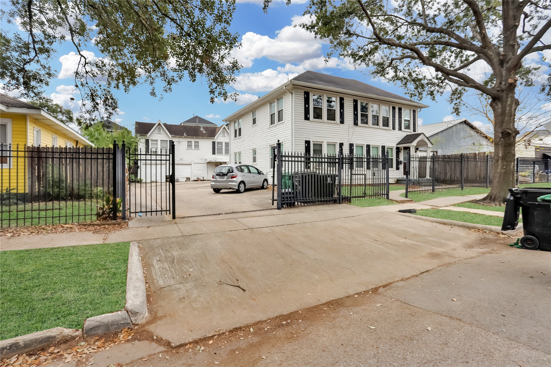 1135 West Clay Street Houston, TX 77019 - Photo 11 of 29