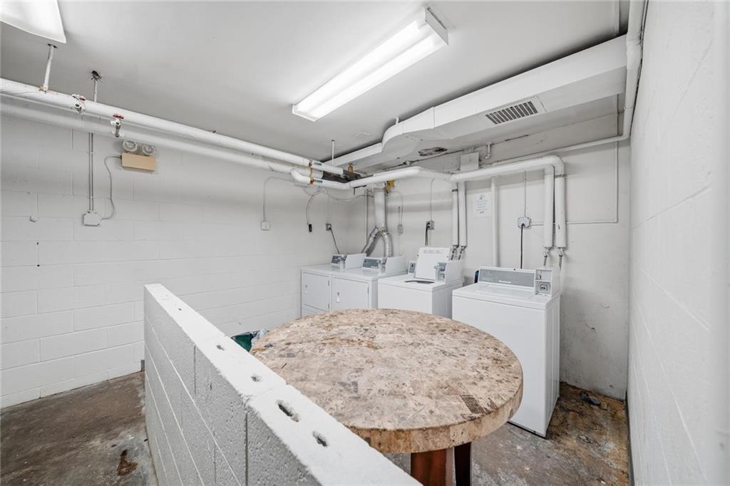 121 Locust Street Ambridge, PA 15003 - Photo 16 of 38