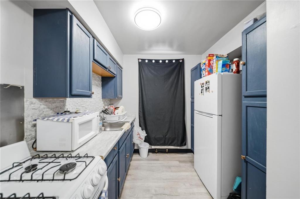 121 Locust Street Ambridge, PA 15003 - Photo 20 of 38