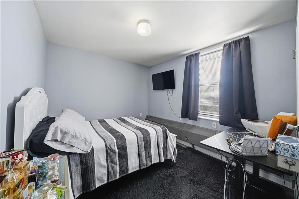 121 Locust Street Ambridge, PA 15003 - Photo 22 of 38