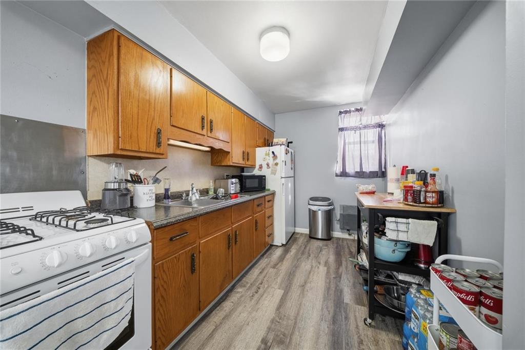 121 Locust Street Ambridge, PA 15003 - Photo 28 of 38