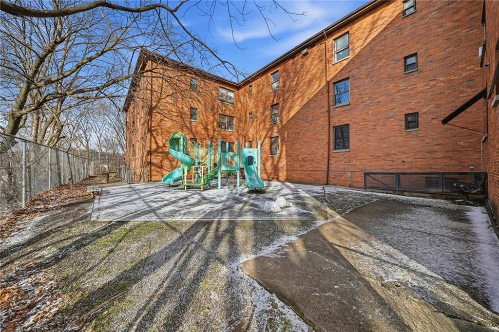 121 Locust Street Ambridge, PA 15003 - Photo 35 of 38