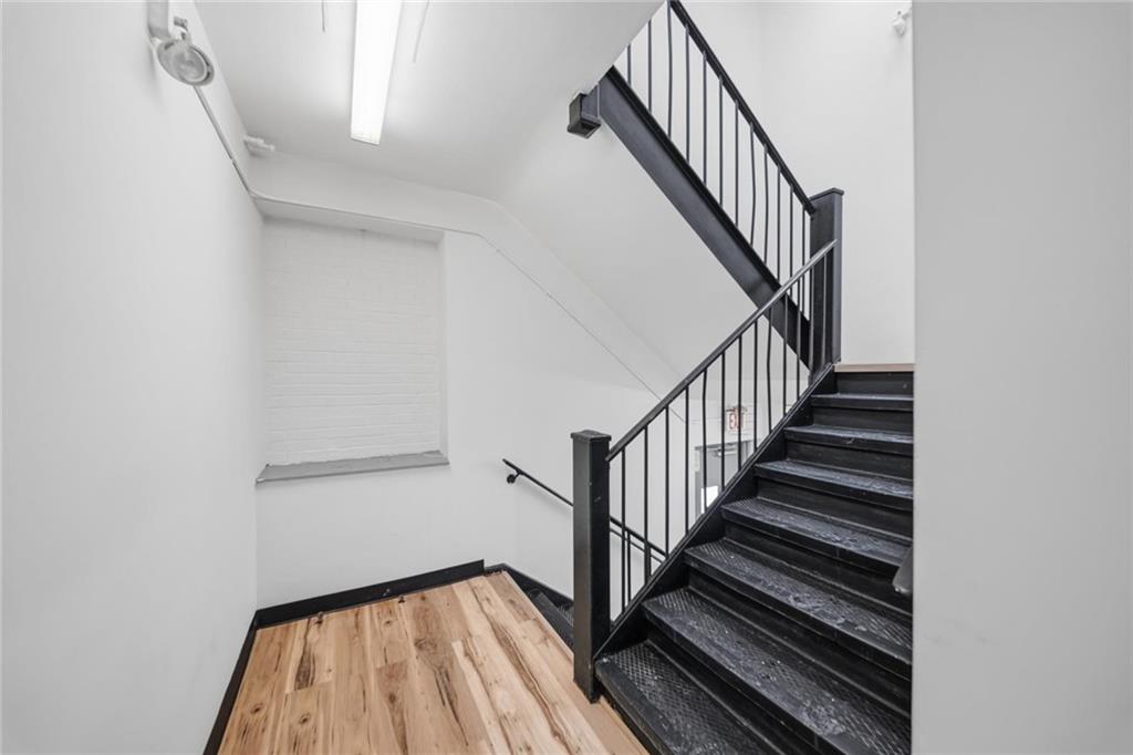 121 Locust Street Ambridge, PA 15003 - Photo 10 of 38