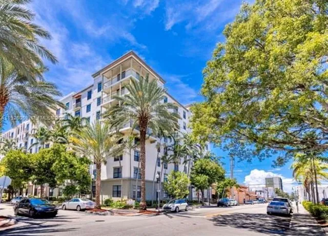 $2,000 | 1919 Van Buren Street, Unit 212A, Hollywood, FL 33020