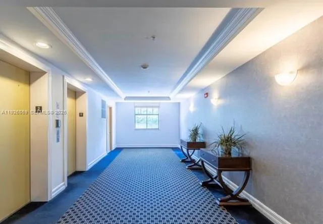 $2,000 | 1919 Van Buren Street, Unit 212A, Hollywood, FL 33020