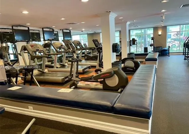 $2,000 | 1919 Van Buren Street, Unit 212A, Hollywood, FL 33020