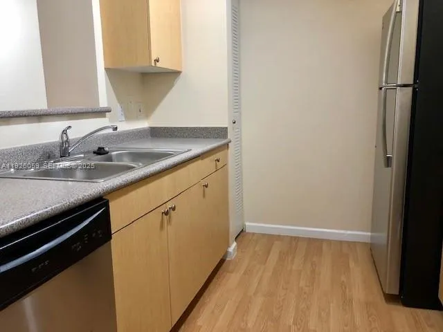 $2,000 | 1919 Van Buren Street, Unit 212A, Hollywood, FL 33020