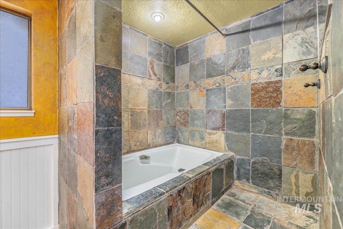 5735 Willow Creek Road Eagle, ID 83616 - Photo 12 of 30