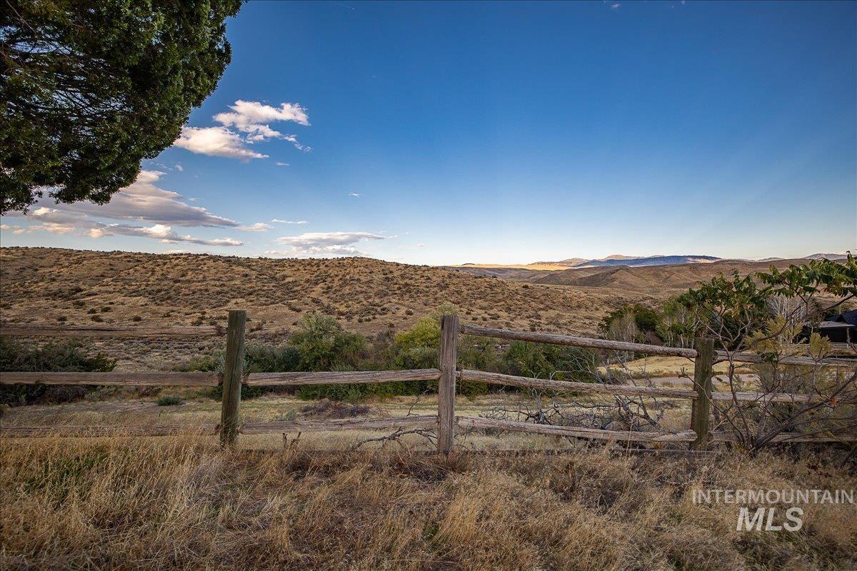 5735 Willow Creek Road Eagle, ID 83616 - Photo 26 of 30