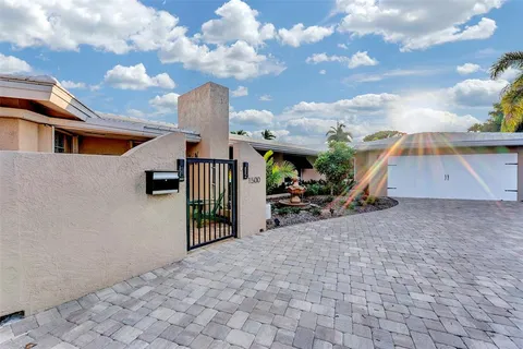 $1,500,000 | 1500 Northeast 24th Street, Wilton Manors, FL 33305
