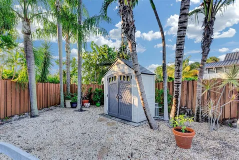 $1,500,000 | 1500 Northeast 24th Street, Wilton Manors, FL 33305