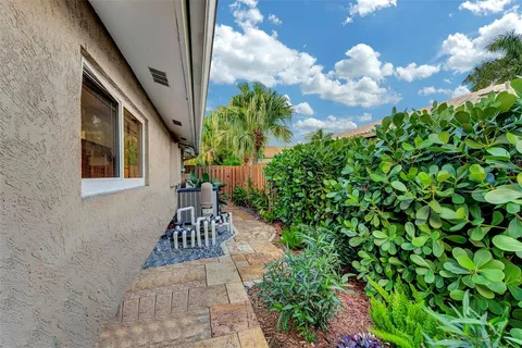 $1,500,000 | 1500 Northeast 24th Street, Wilton Manors, FL 33305