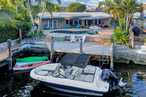 $1,500,000 | 1500 Northeast 24th Street, Wilton Manors, FL 33305