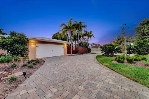 $1,500,000 | 1500 Northeast 24th Street, Wilton Manors, FL 33305