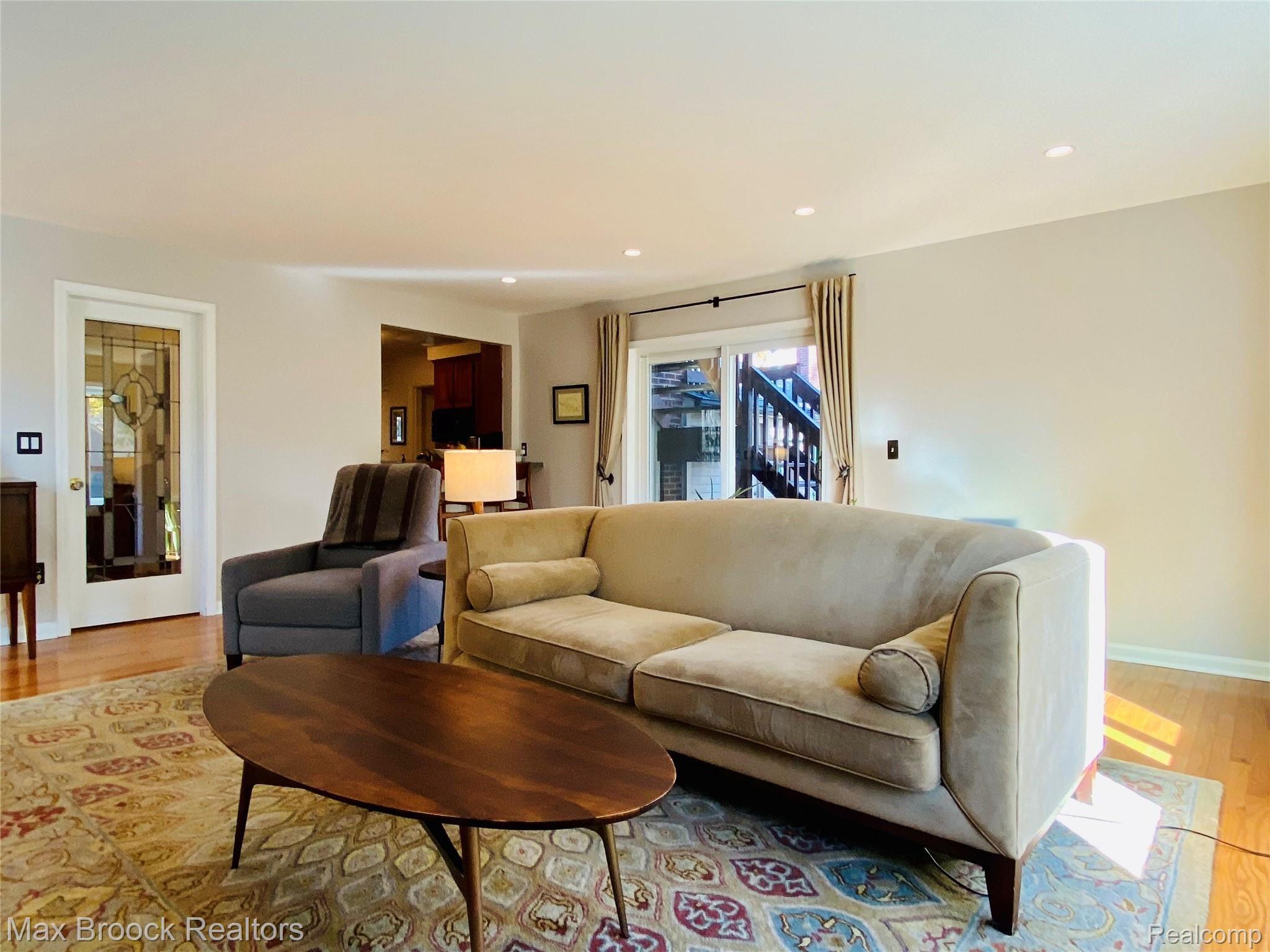 2633 Trafford Road Royal Oak, MI 48073 - Photo 11 of 40 11.jpg