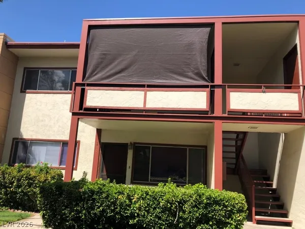 $995 | 350 East Desert Inn Road, Unit H201, Las Vegas, NV 89109