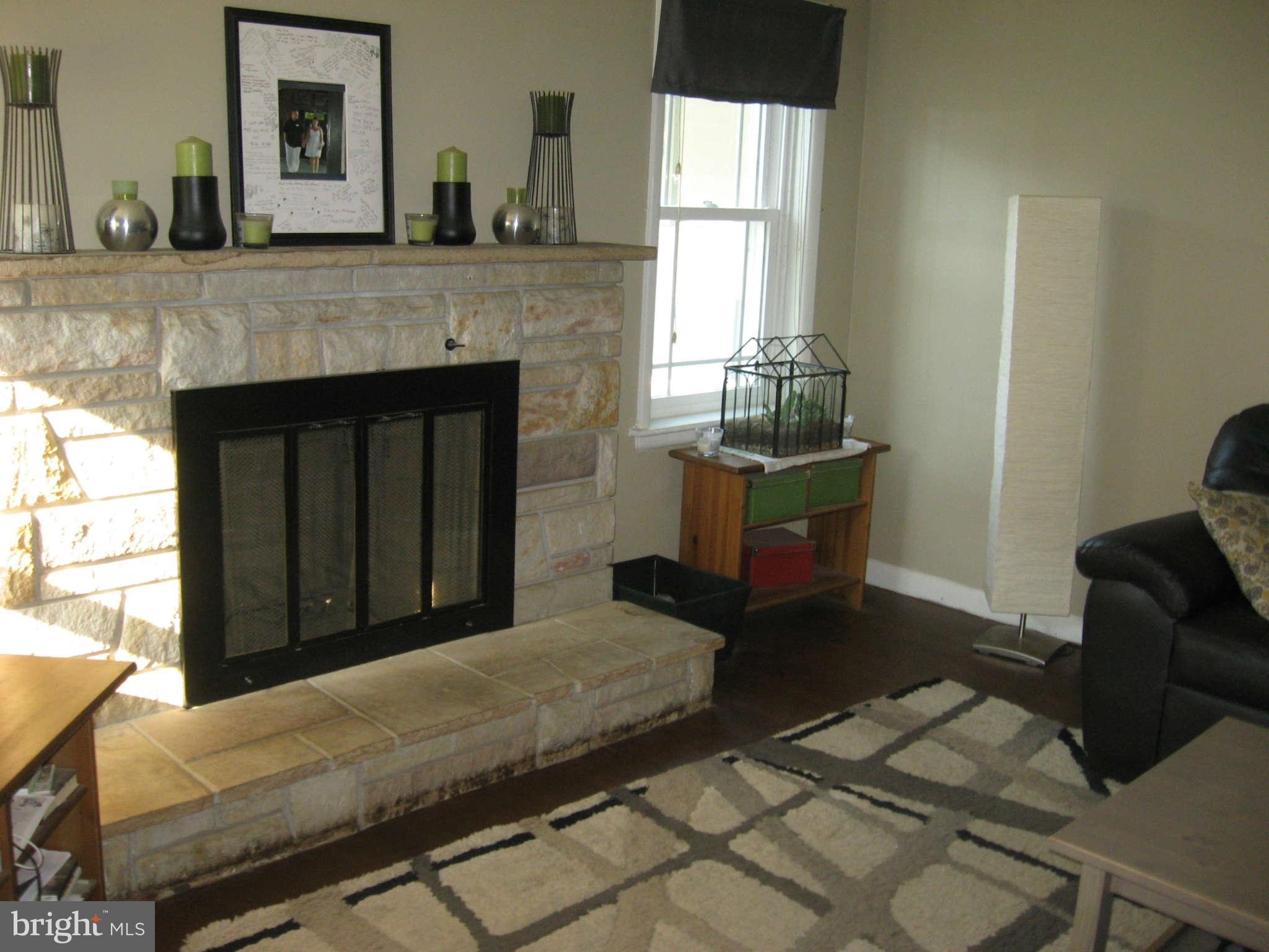 64 Devonshire Road Hagerstown, MD 21740 - Photo 2 of 20 Living Room