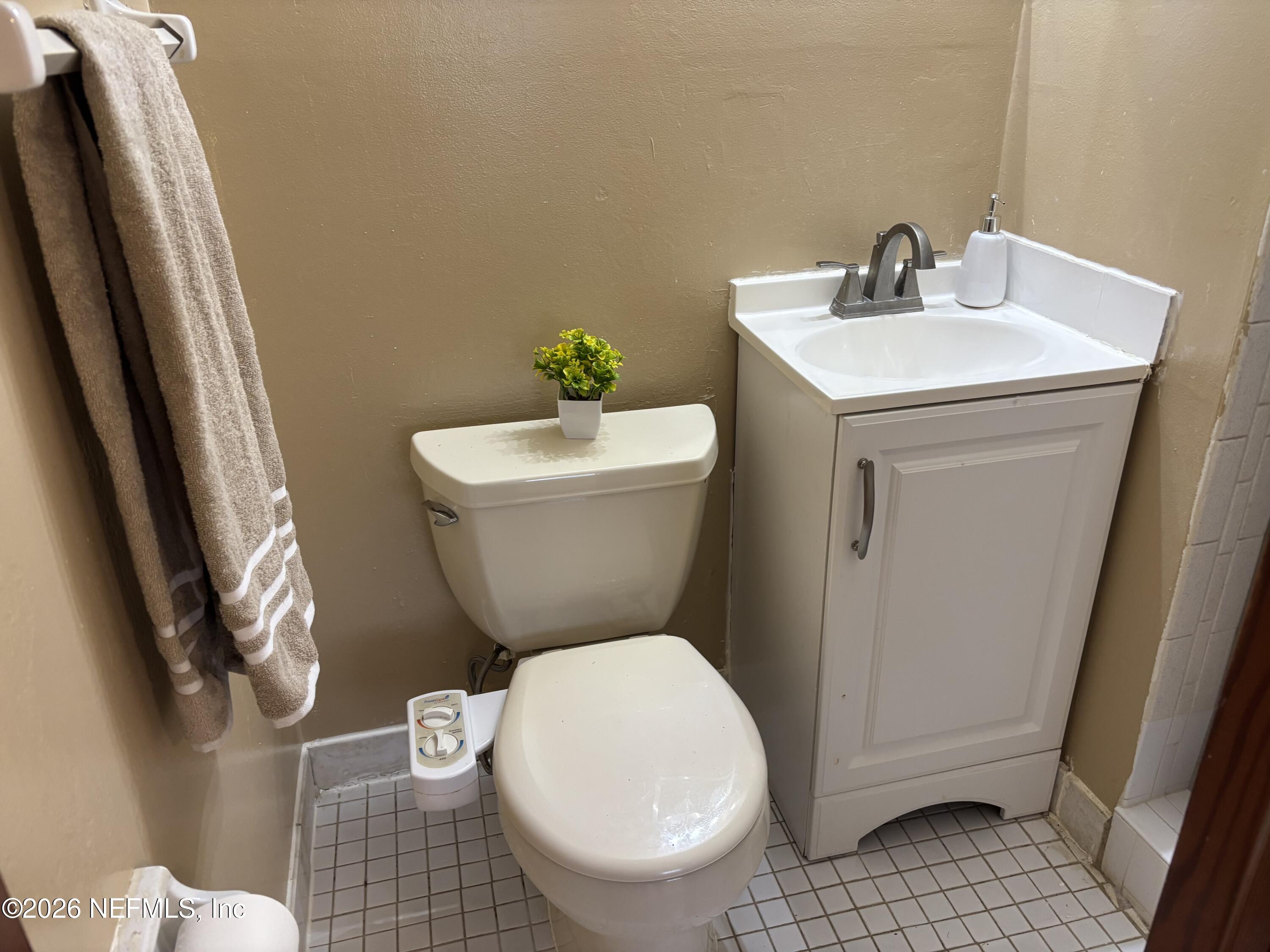 1644 Lessard Circle Jacksonville, FL 32208 - Photo 13 of 26 Primary Bath