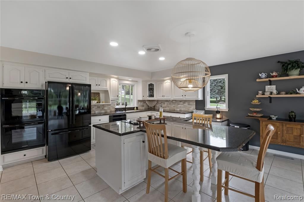 7492 East River Road Flushing, MI 48433 - Photo 13 of 71 Gallery Image 13